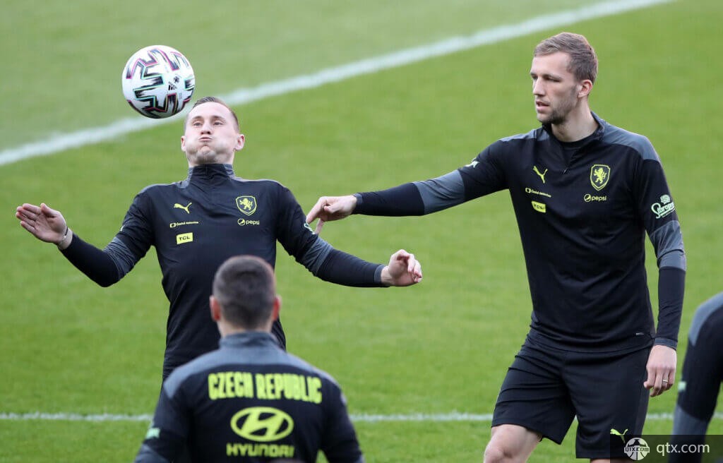 甚至在第一 甚至在第一